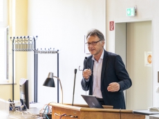 Begrüßung der Anwesenden durch Prof. Dr.-Ing. Jens Strackeljan (c) Christian Morawe